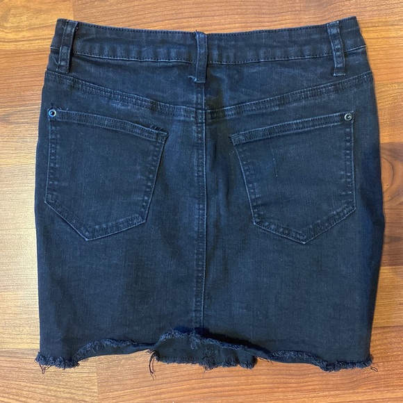 Skirt - Picture 2 of 2